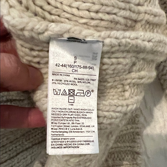 Banana Republic Cable Knit Turtleneck Sweater - Picture 3 of 4